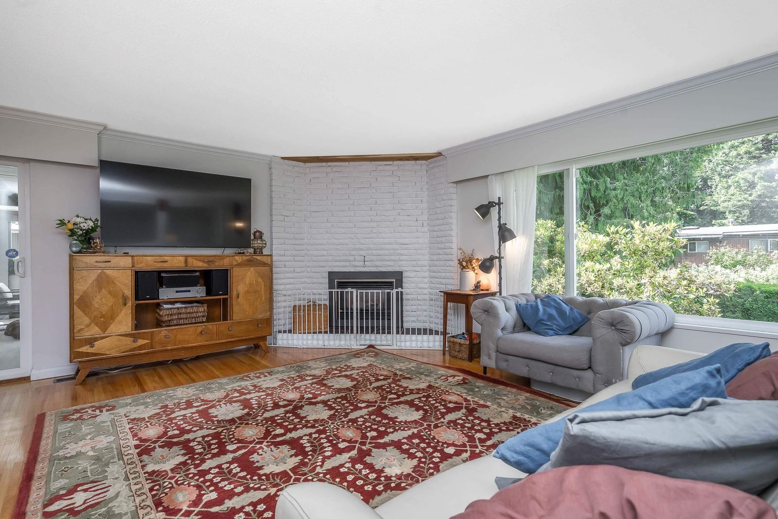 Listing Image 10