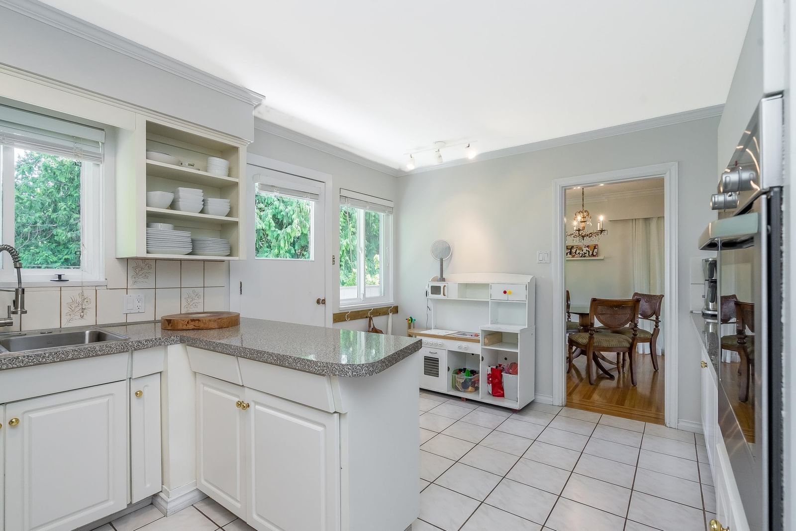 Listing Image 16