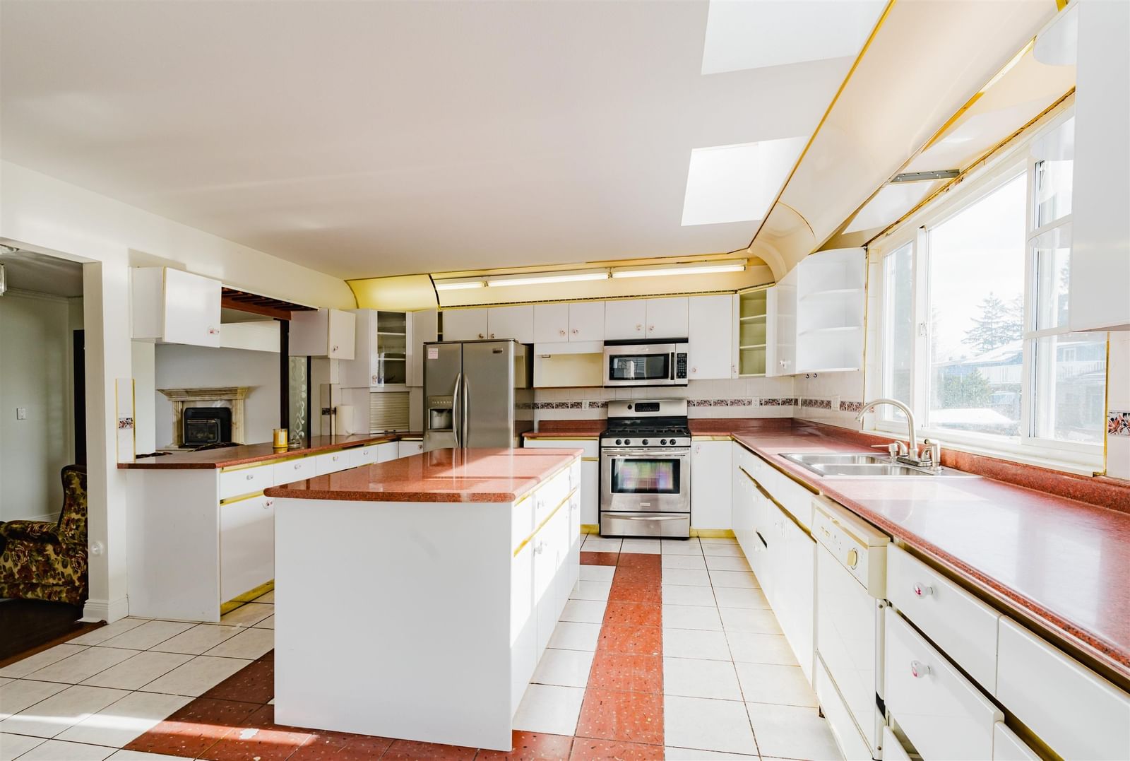 Listing Image 9