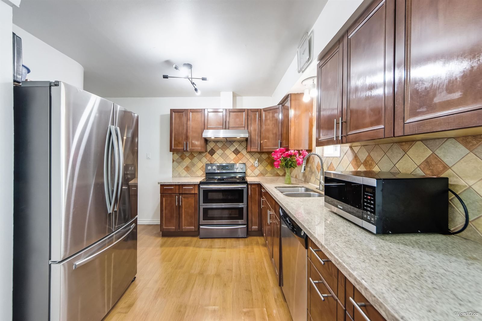 Listing Image 19
