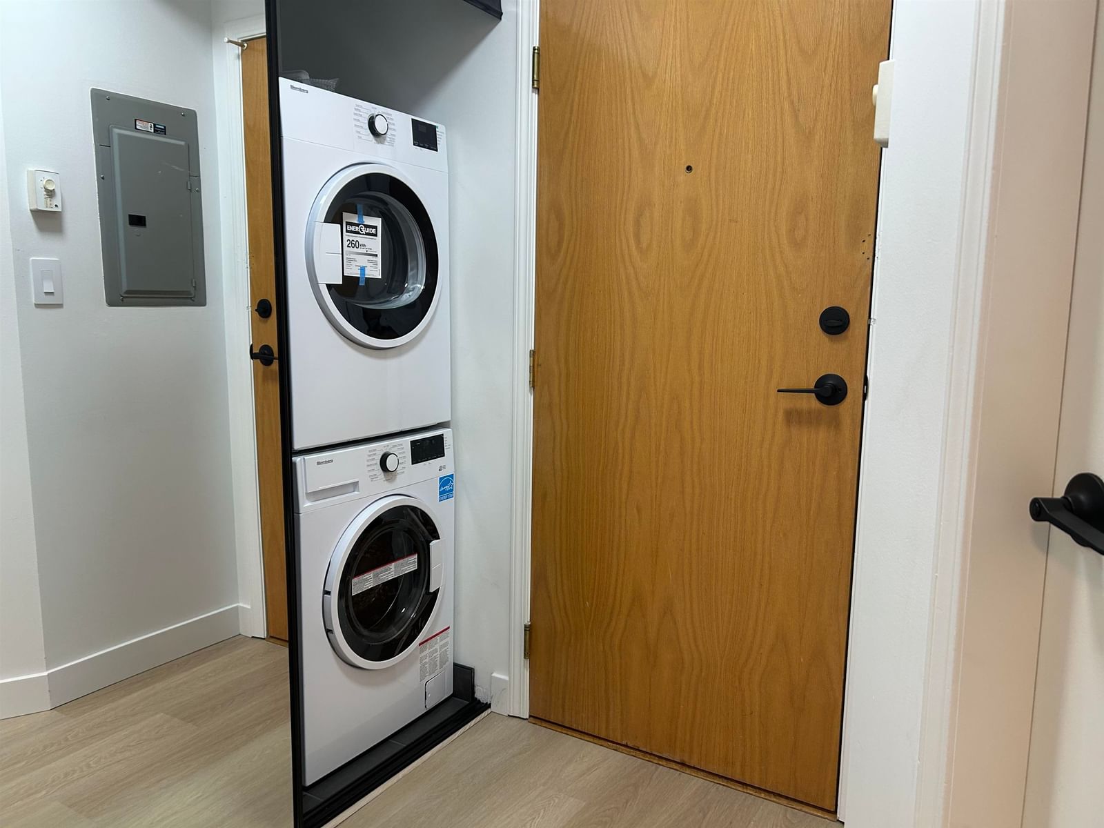 Listing Image 18