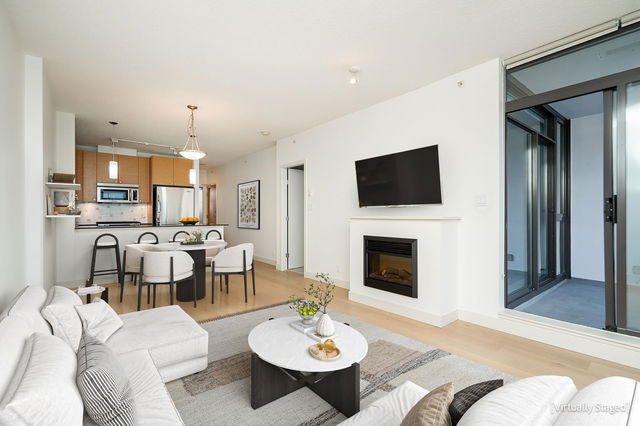 709 - 400 Capilano Road