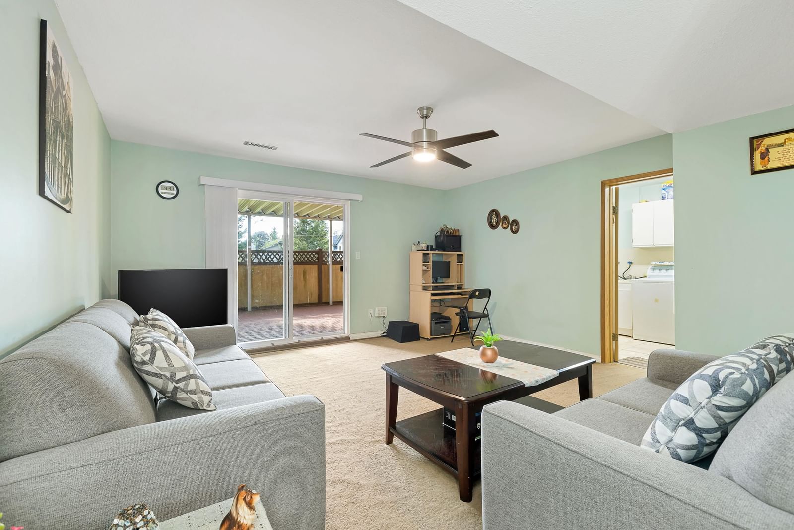 Listing Image 10