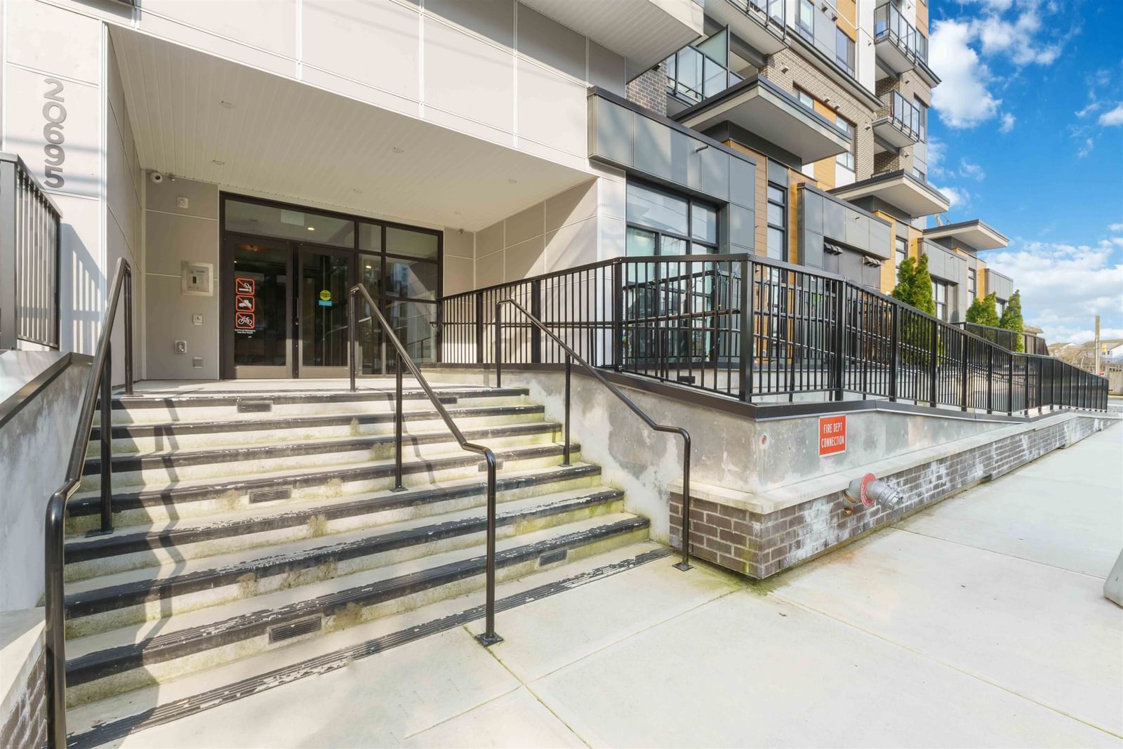 Listing Image 5