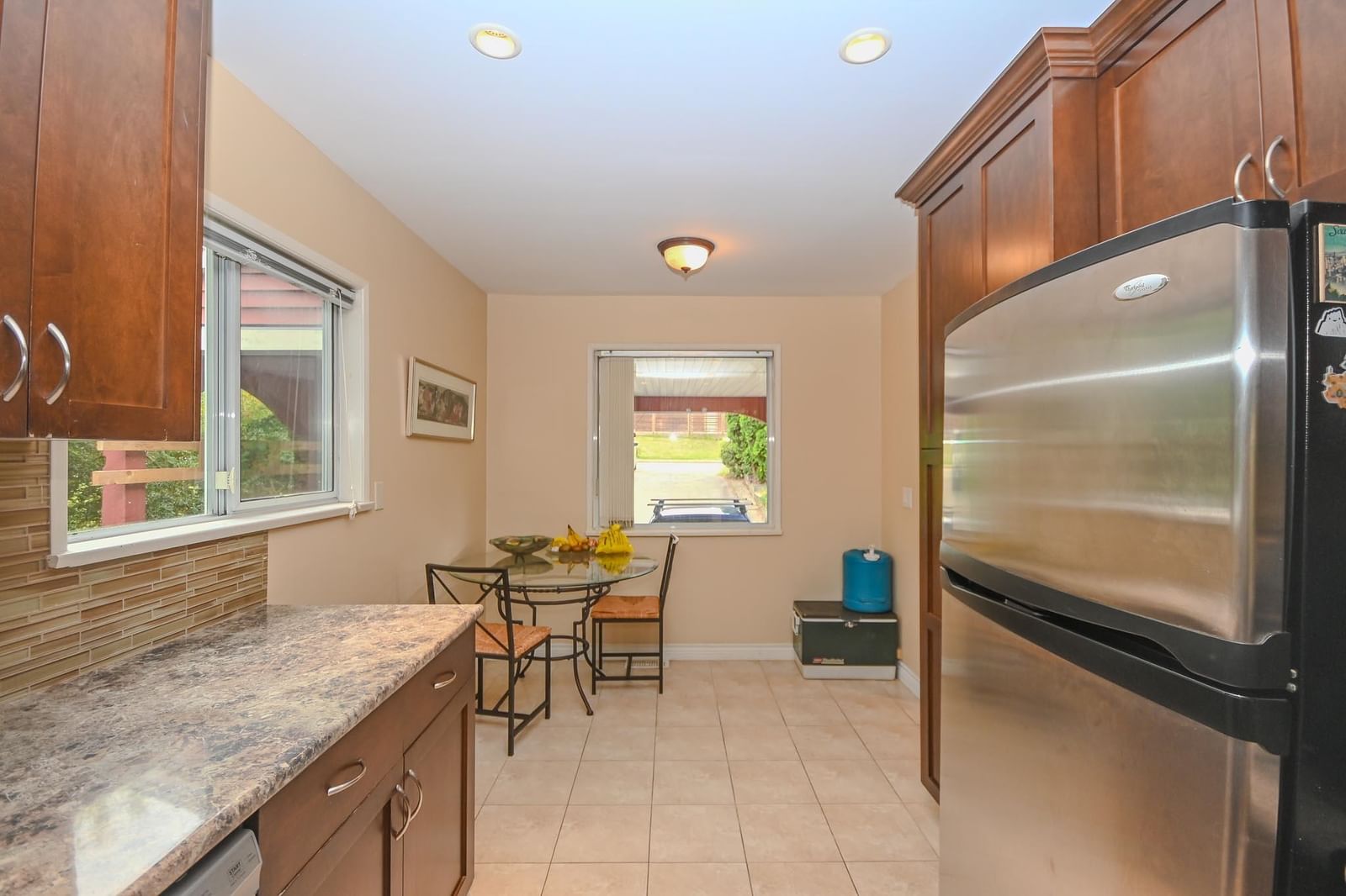 Listing Image 12