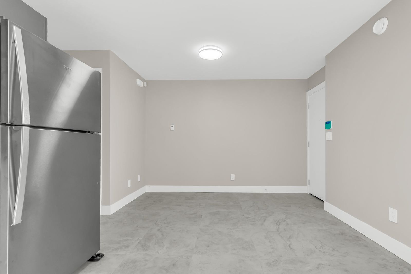 Listing Image 6
