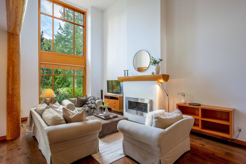8398 Glen Abbey Lane, Whistler, V8E 1J7 | Image 2