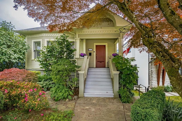 1104 Edinburgh Street