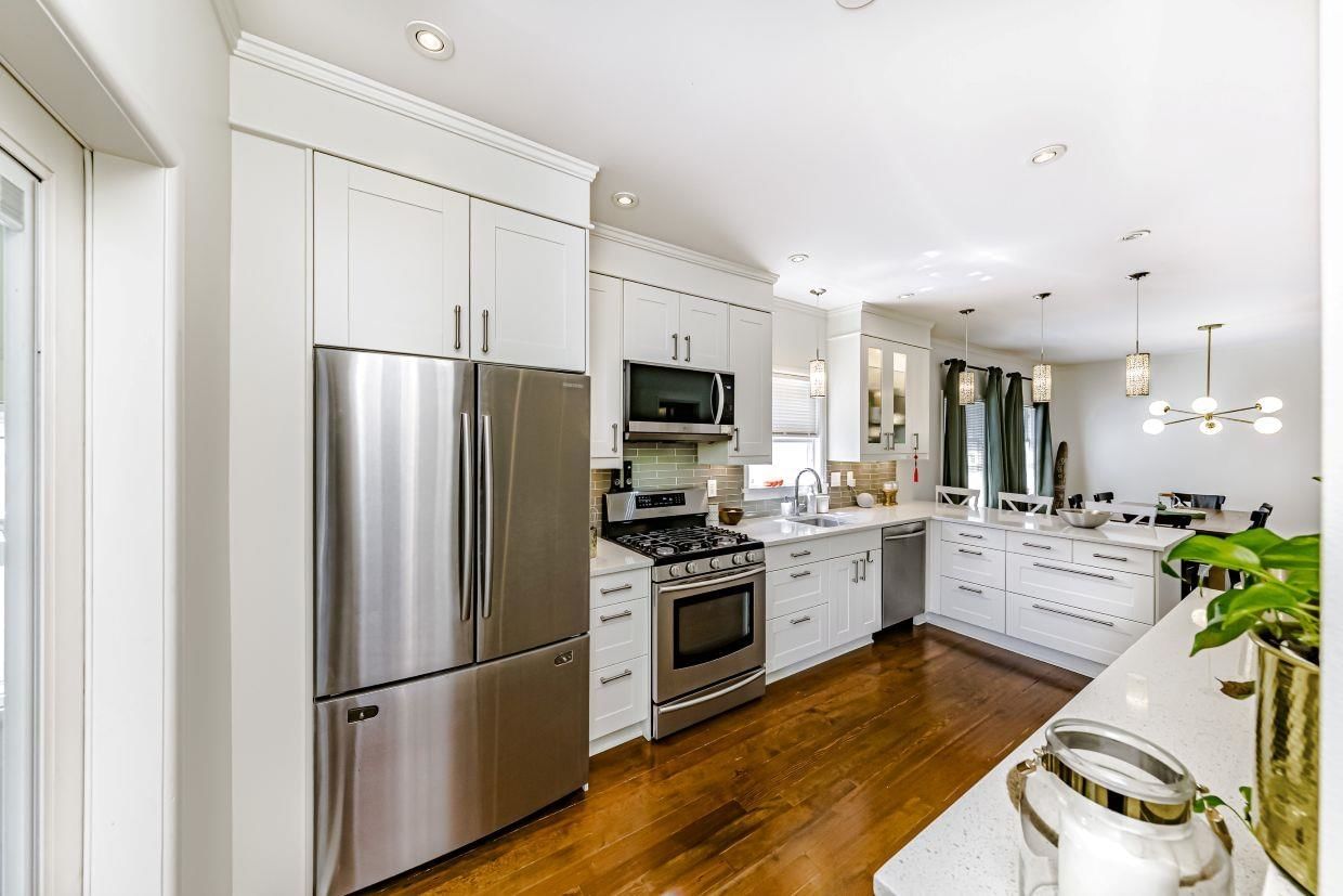 Listing Image 10
