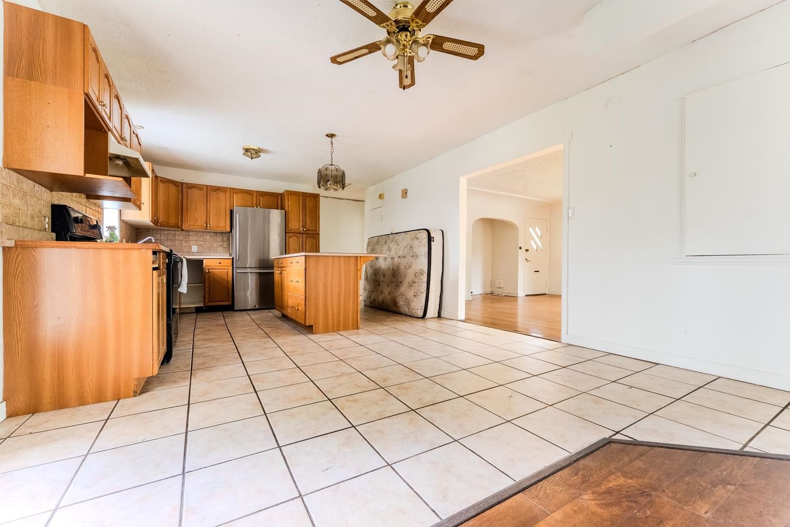 Listing Image 16