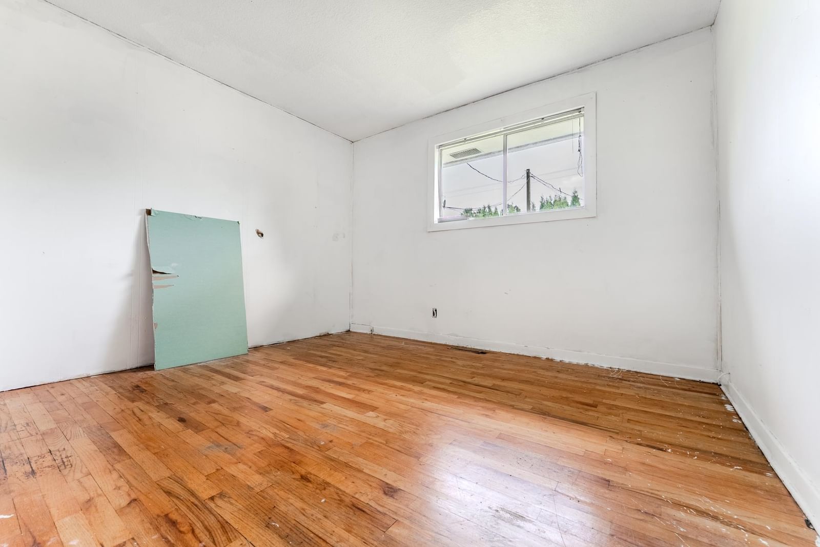 Listing Image 25