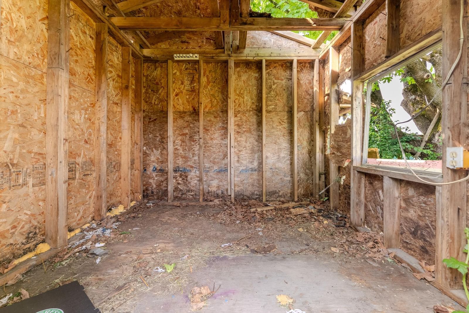 Listing Image 6