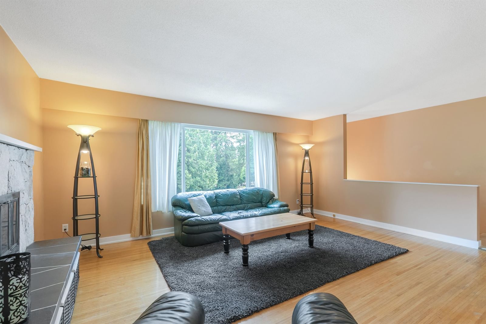 Listing Image 16