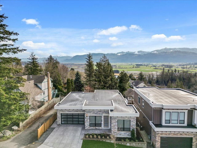 2224 Timberlane Drive