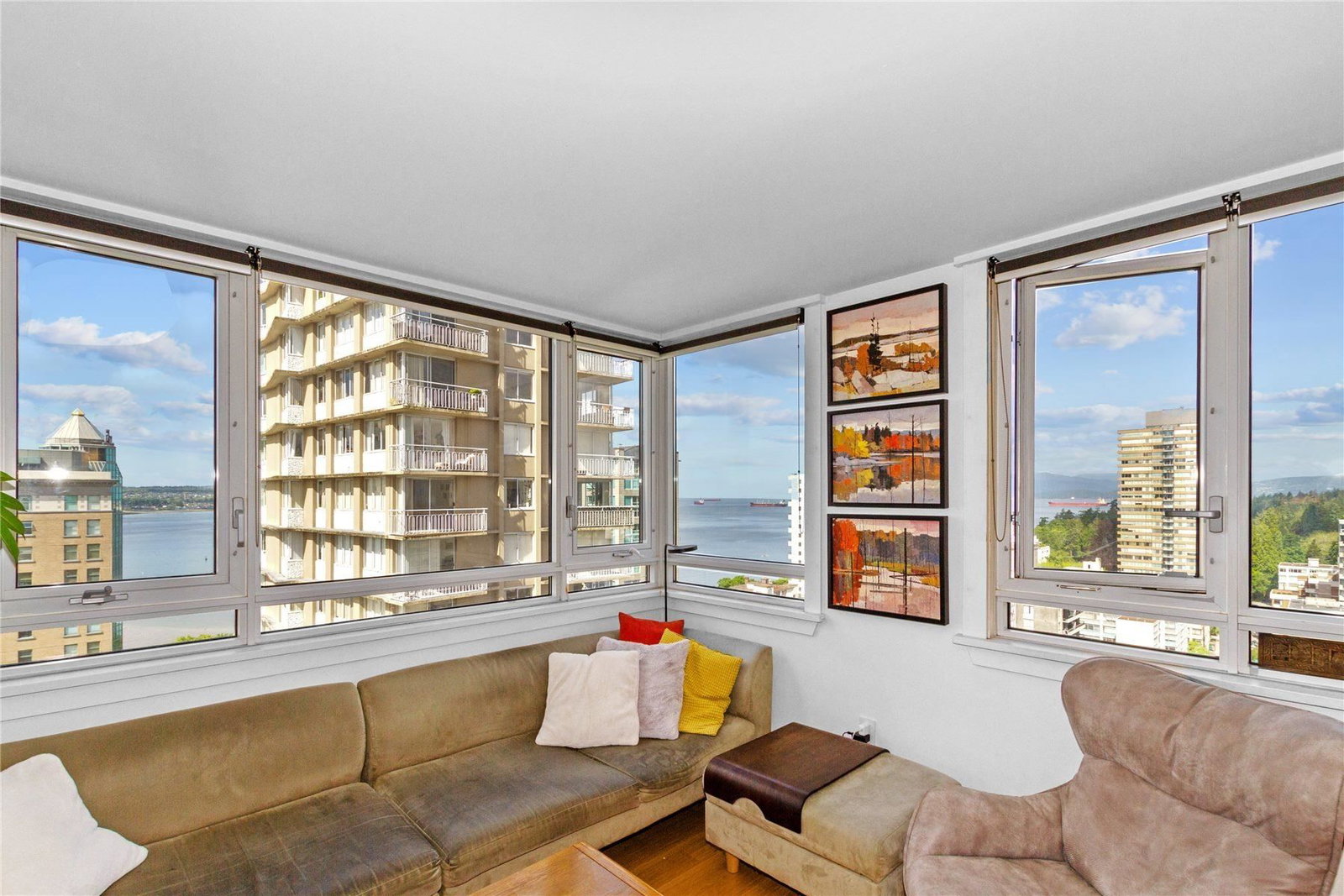 Listing Image 5