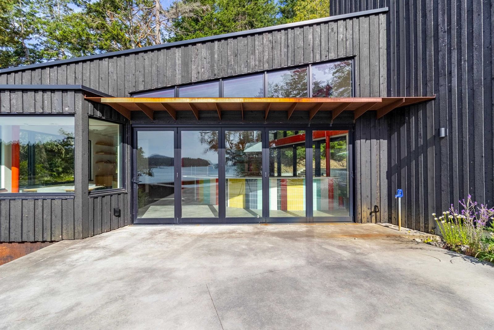 Listing Image 9