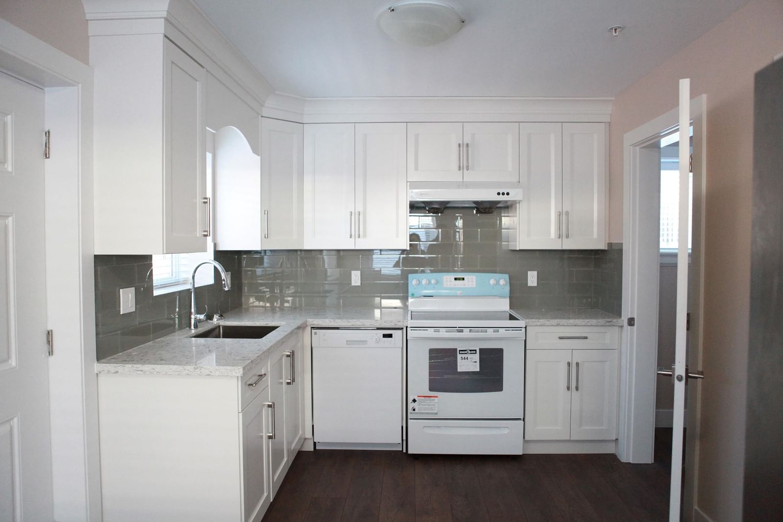 Listing Image 18