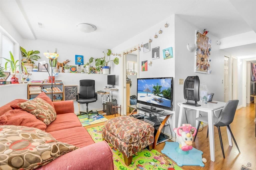 Listing Image 14