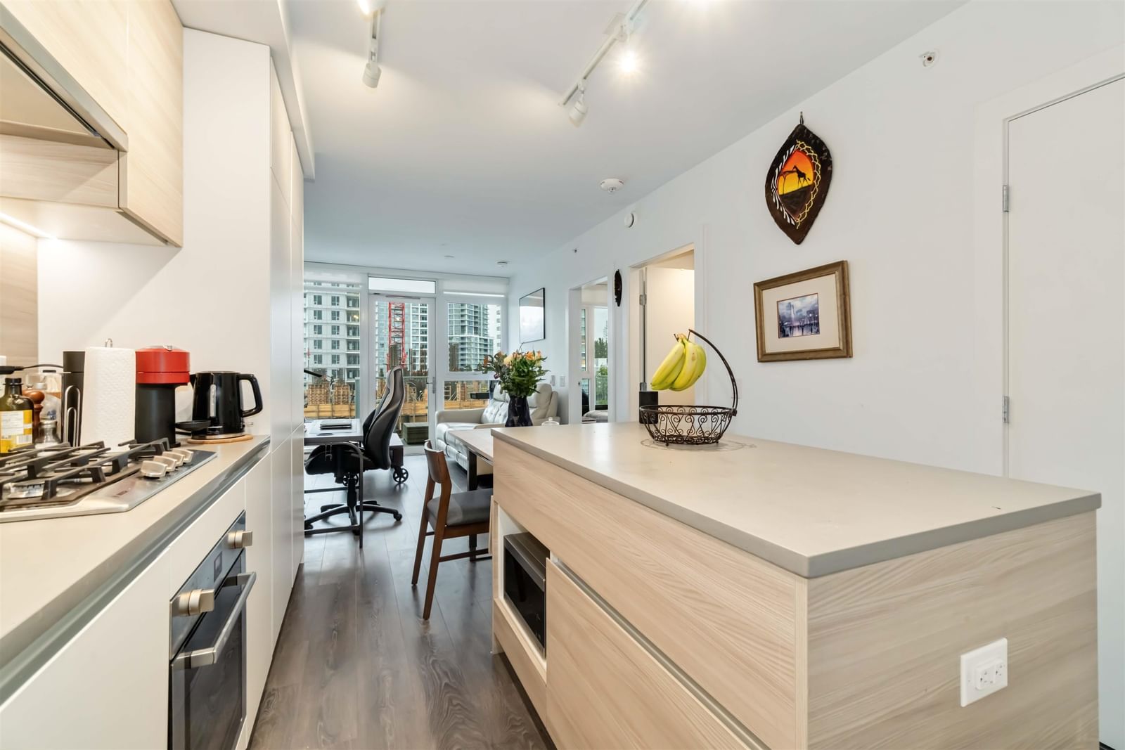 Listing Image 10