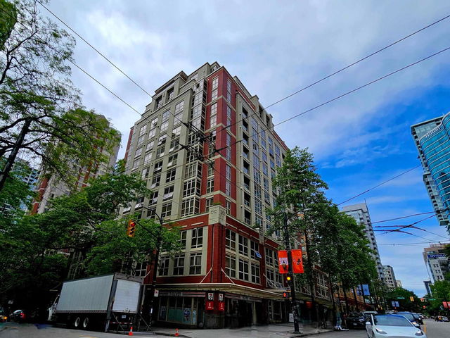 511 - 819 Hamilton Street