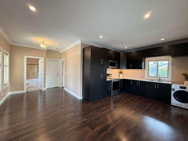Upper Suite - 44XX Westminster Highway