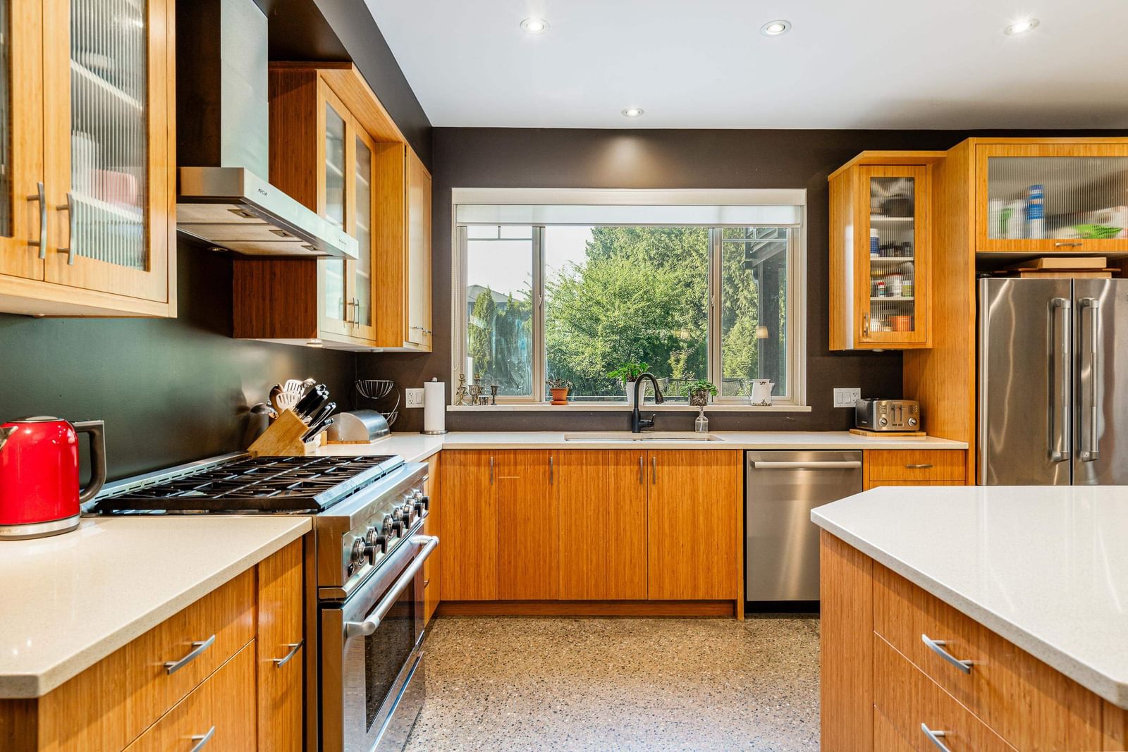 Listing Image 9