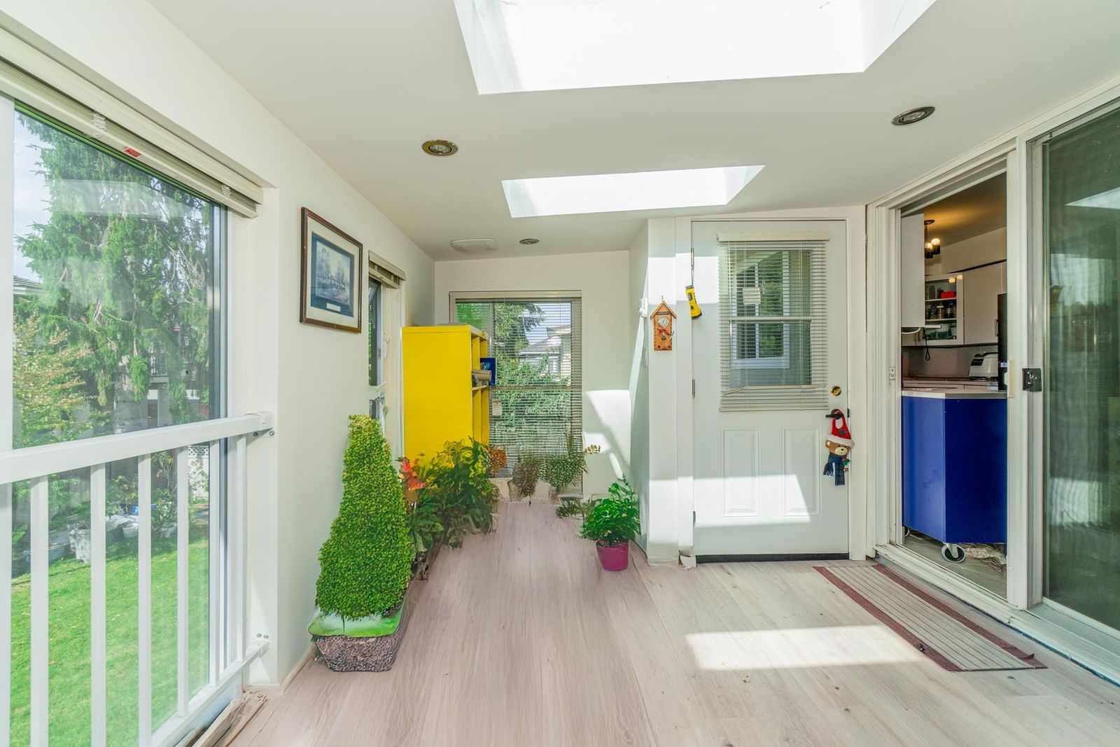 Listing Image 11