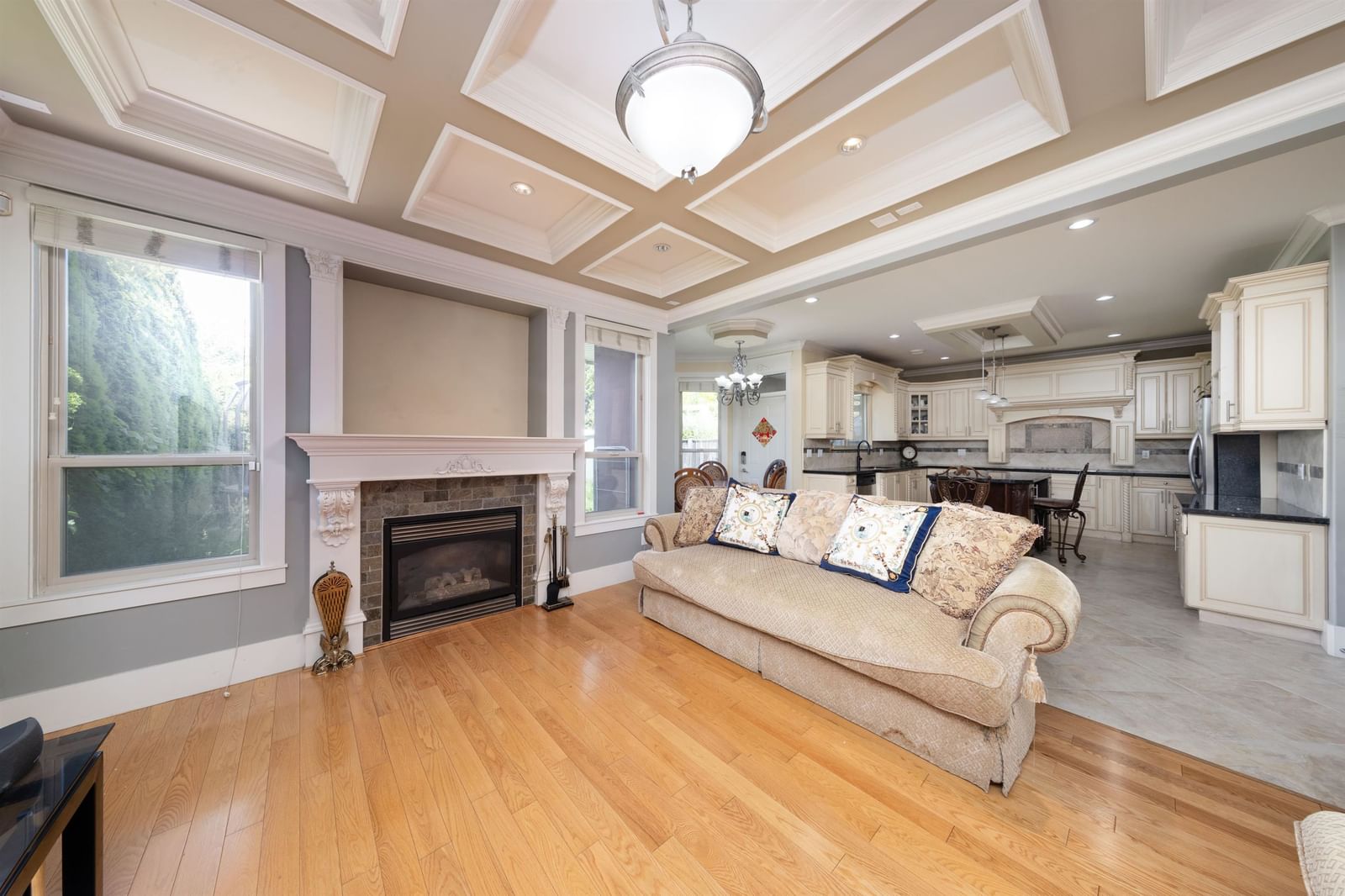 Listing Image 11