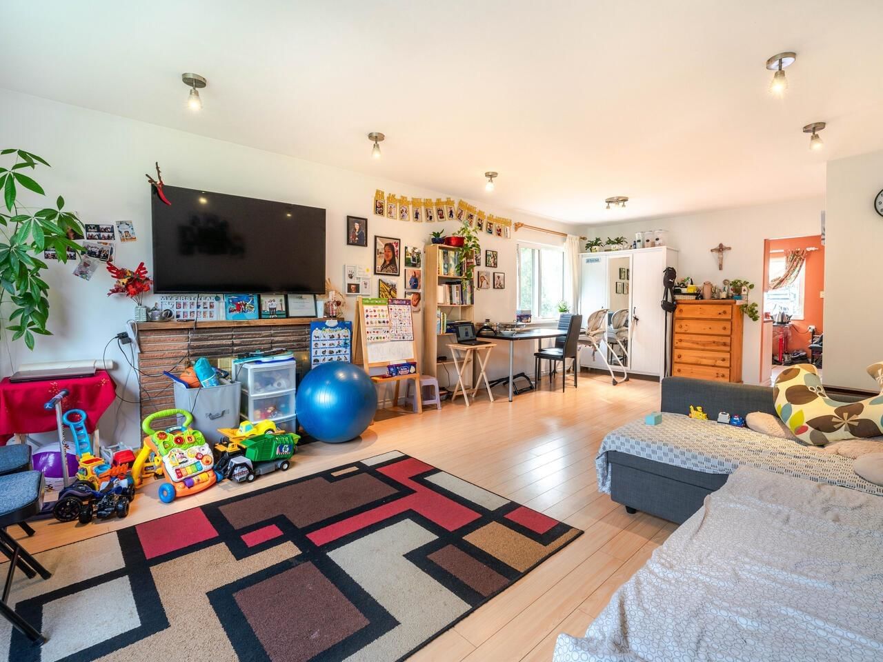 Listing Image 3