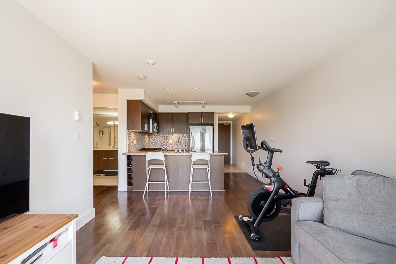 Listing Image 9
