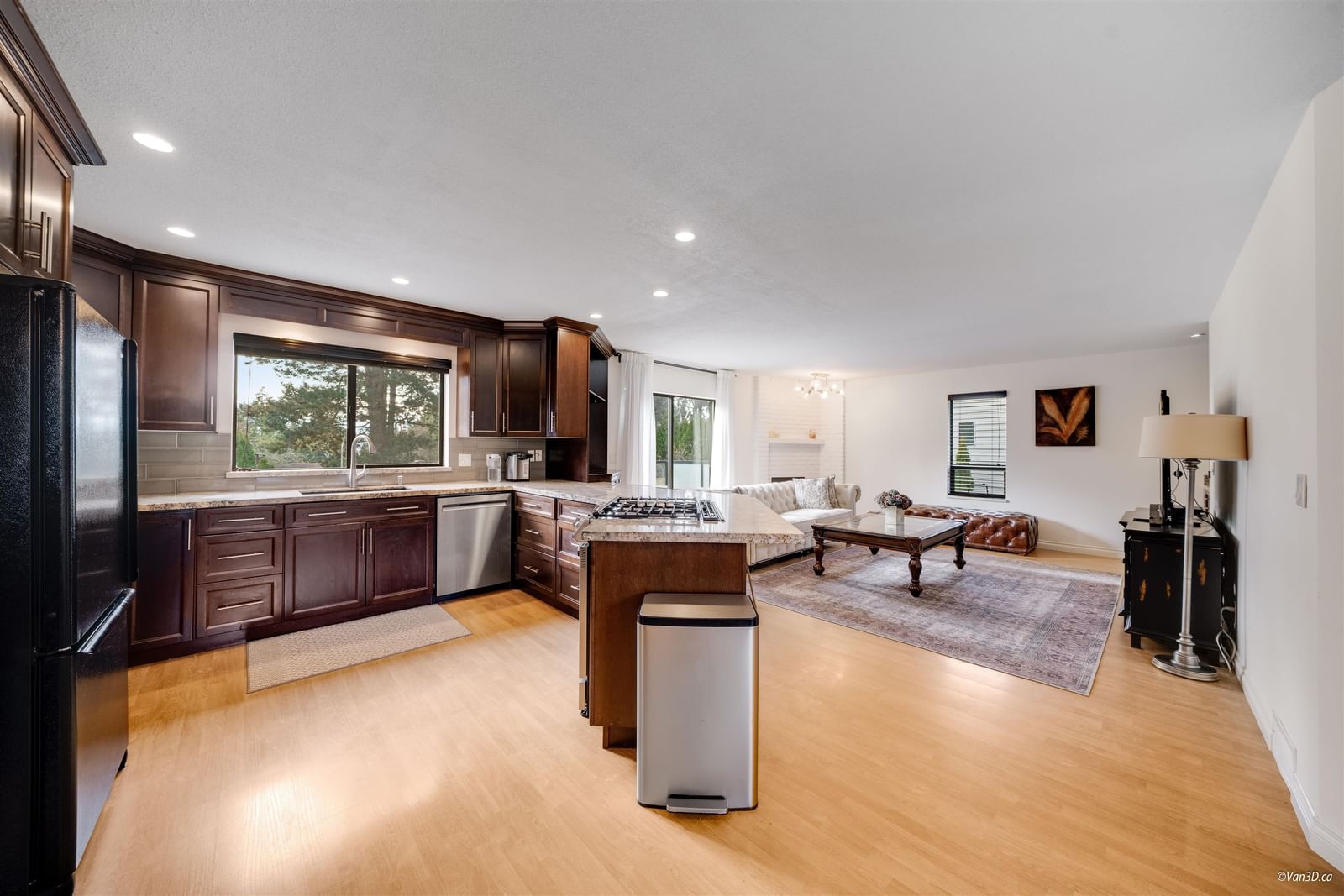Listing Image 18