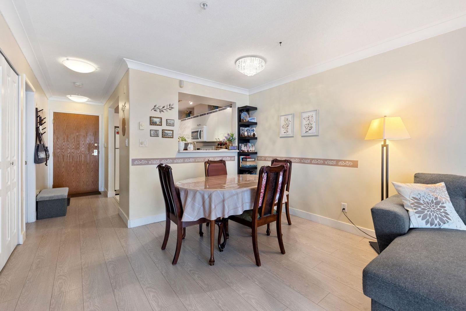 Listing Image 12