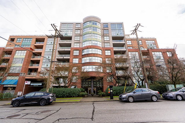 602 - 518 14th Avenue W