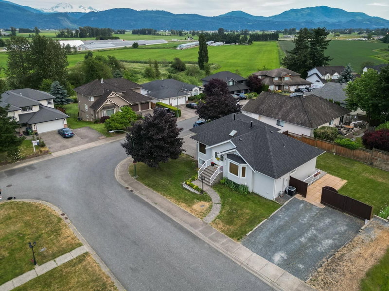 36381 Country Place, Abbotsford, V3G 1M2 | Image 3