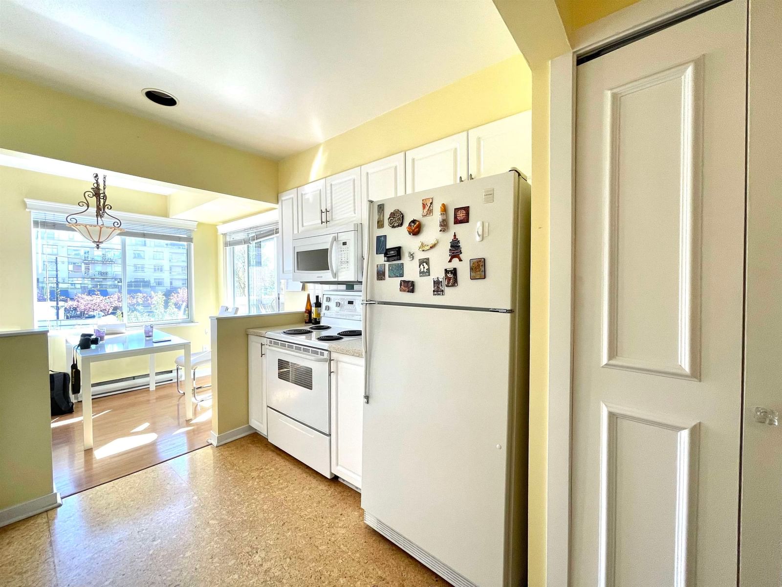 Listing Image 11