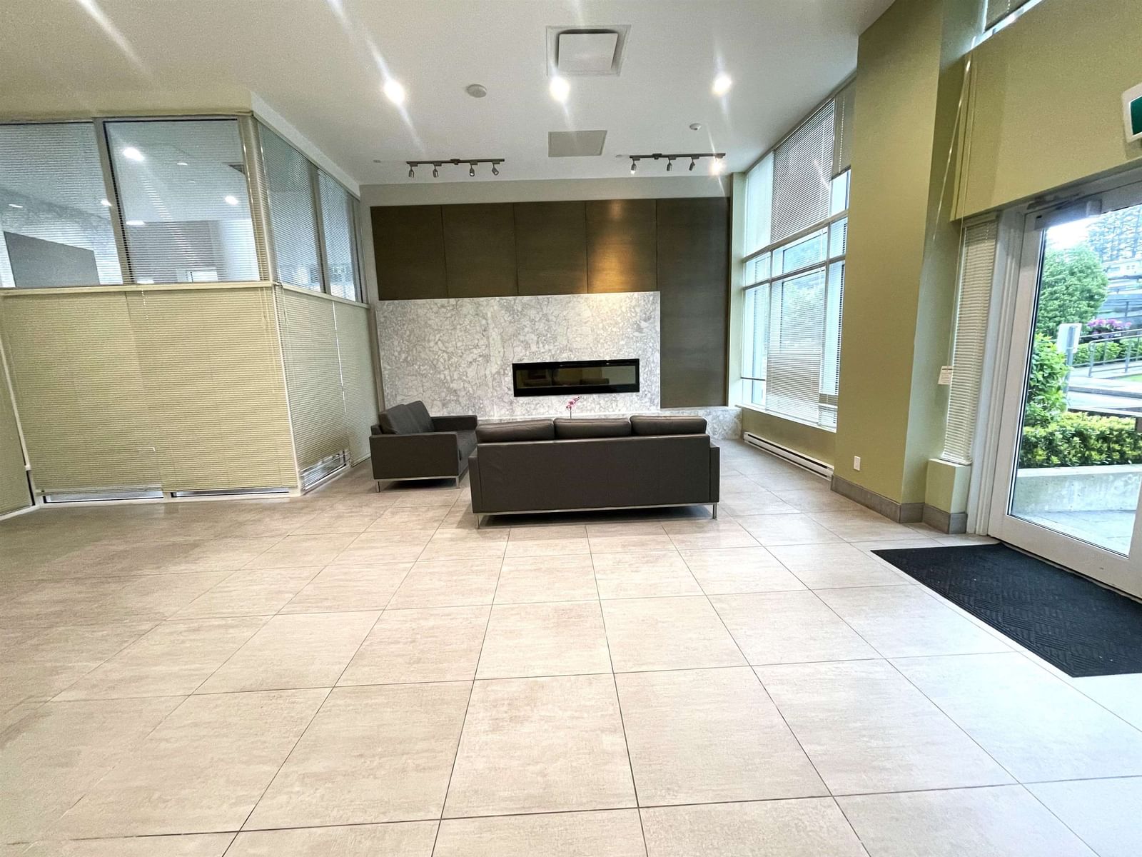 Listing Image 27