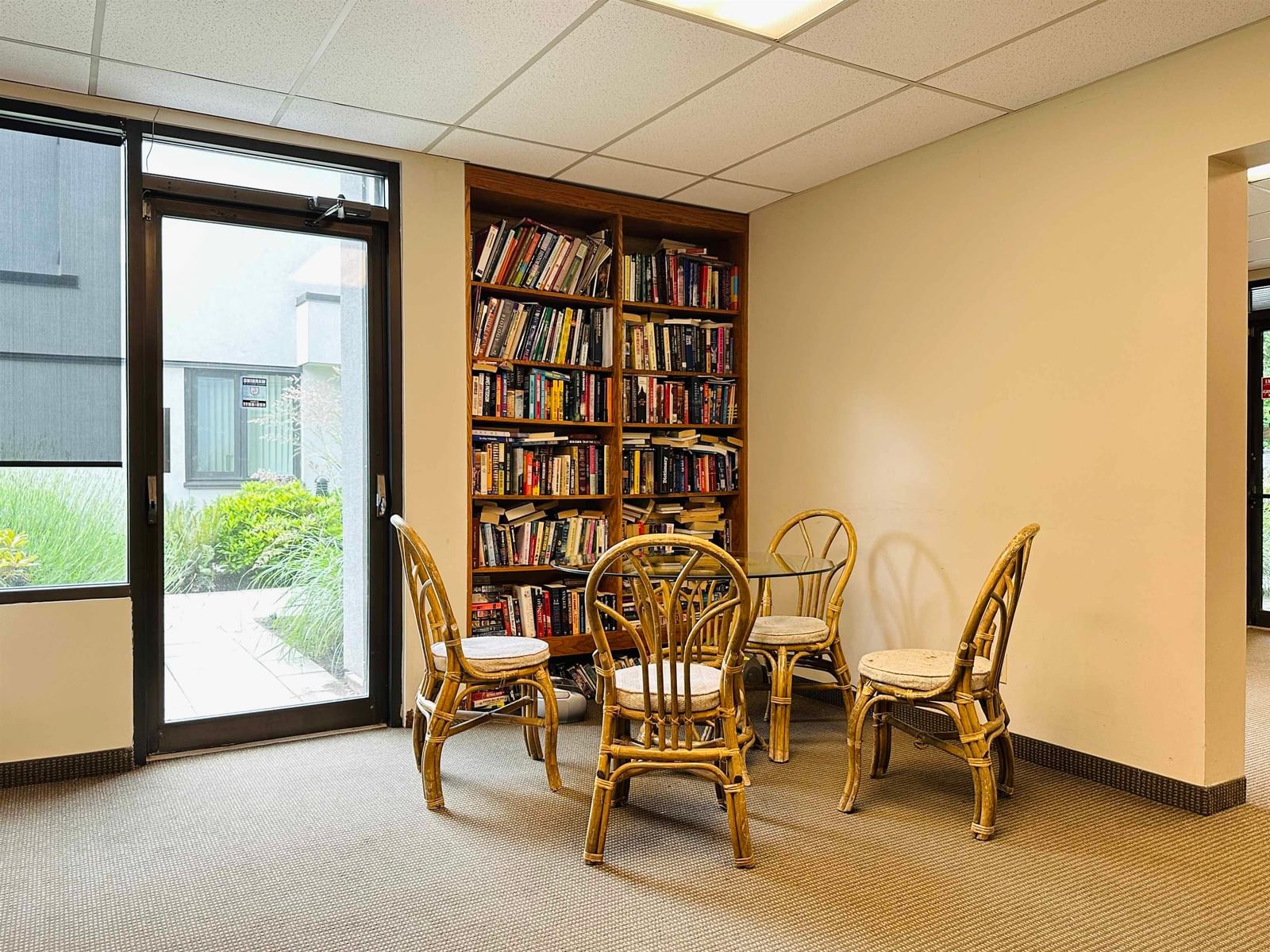 Listing Image 12
