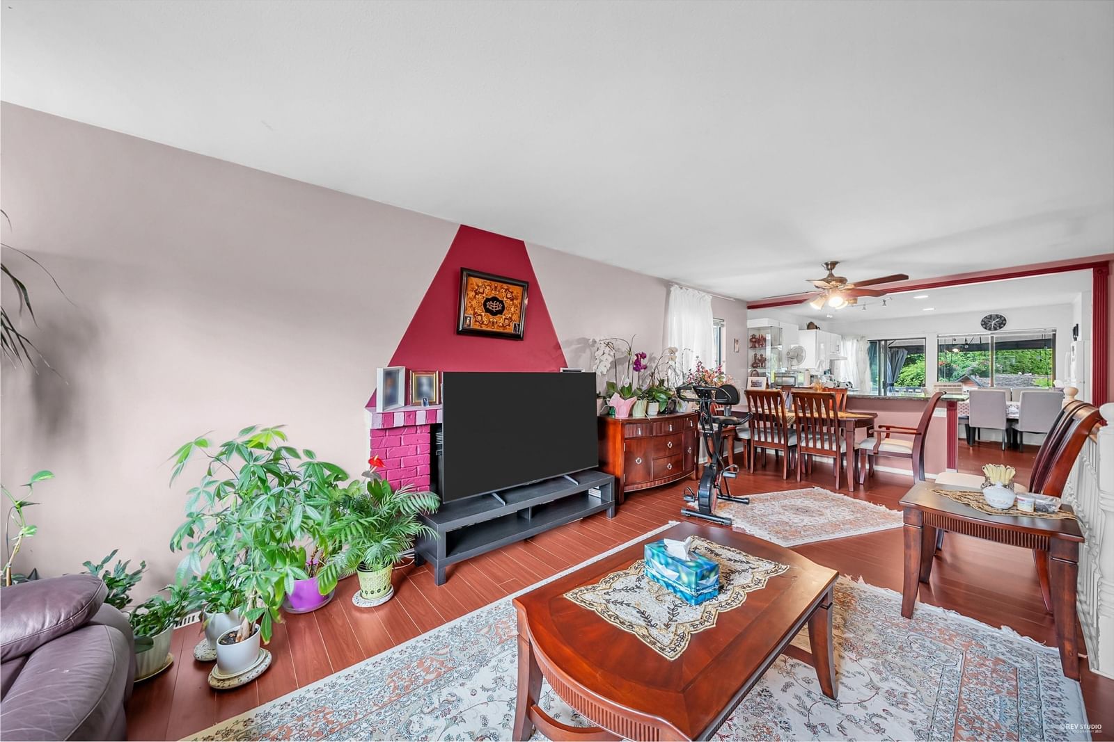 Listing Image 8