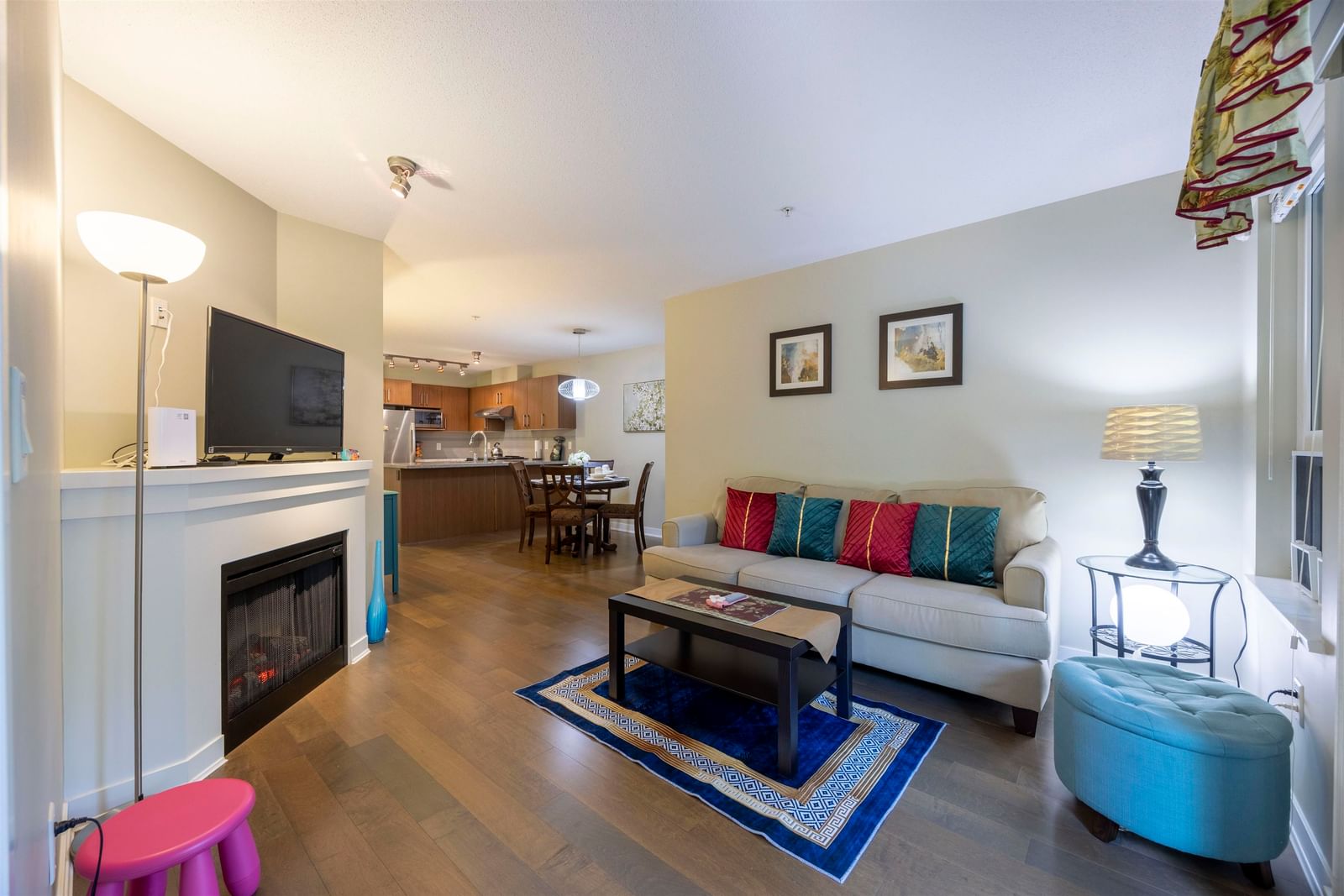 Listing Image 10