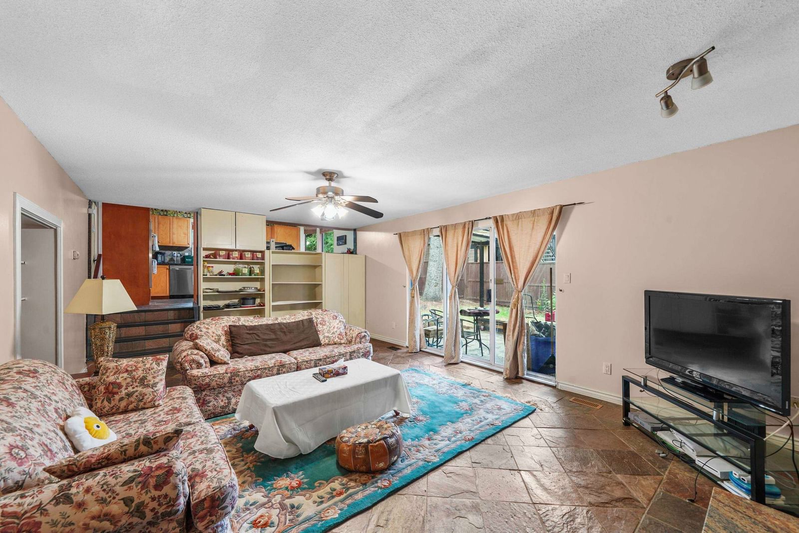 Listing Image 10