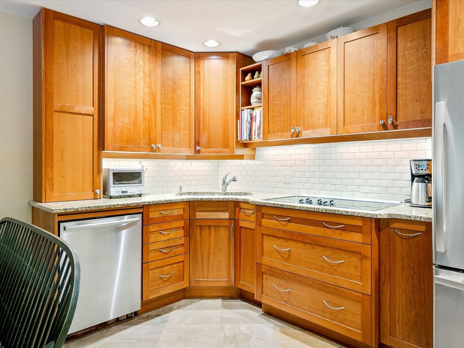 Listing Image 10