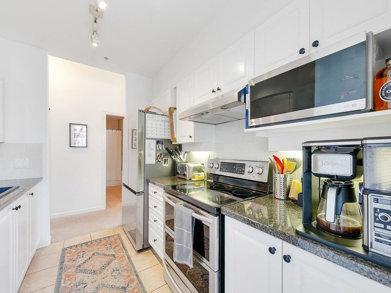 Listing Image 9