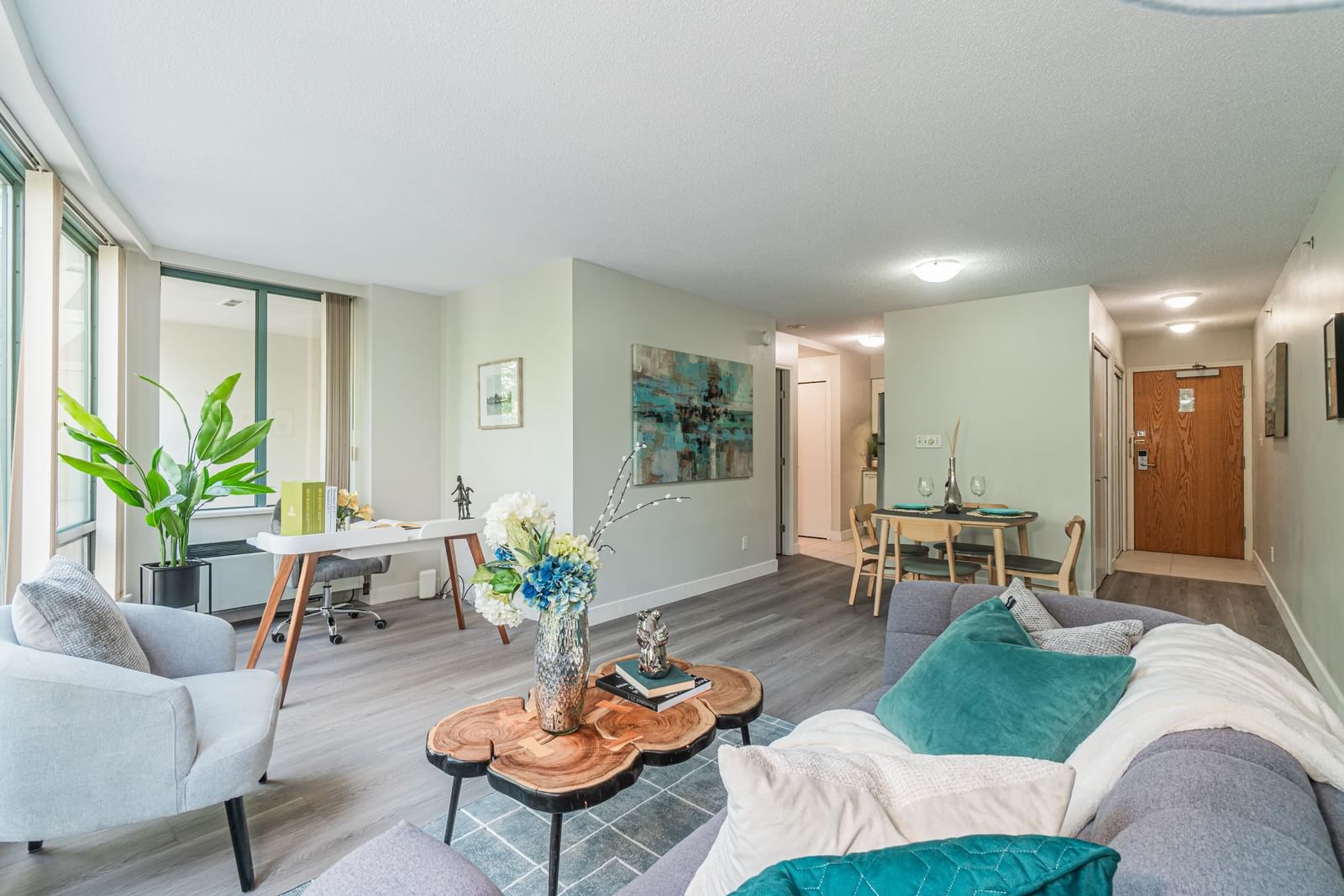 Listing Image 10