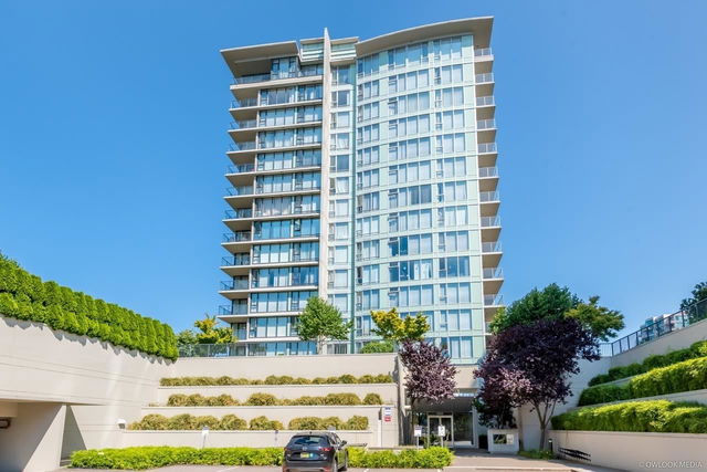 807 - 5068 Kwantlen Street