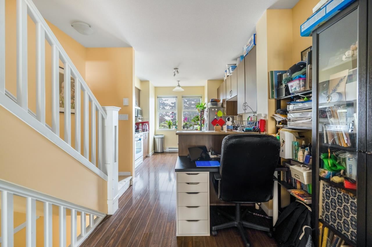 Listing Image 6