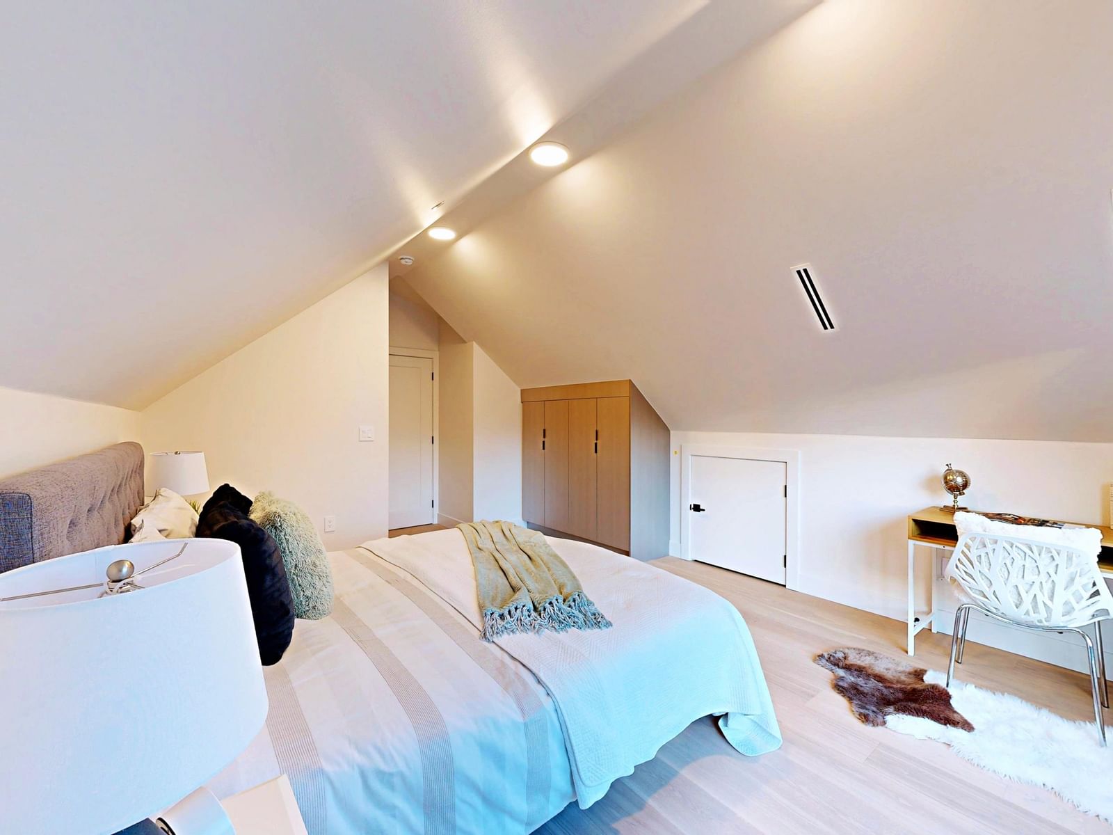 Listing Image 26