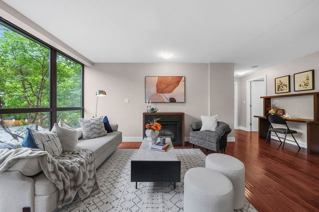 202 - 2959 Glen Drive