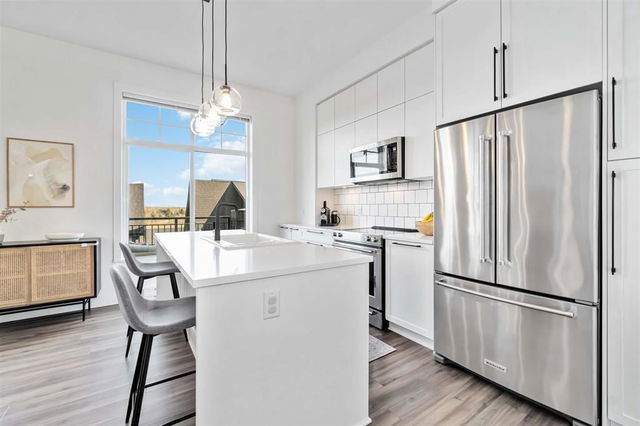 40 - 3552 Victoria Drive