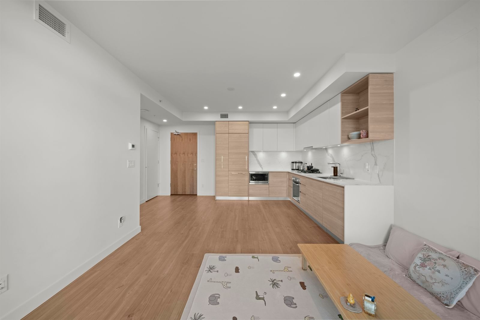 Listing Image 20