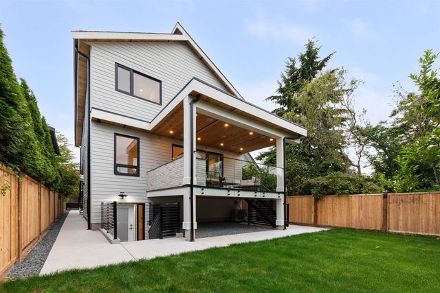 2 - 65 King Edward Avenue E